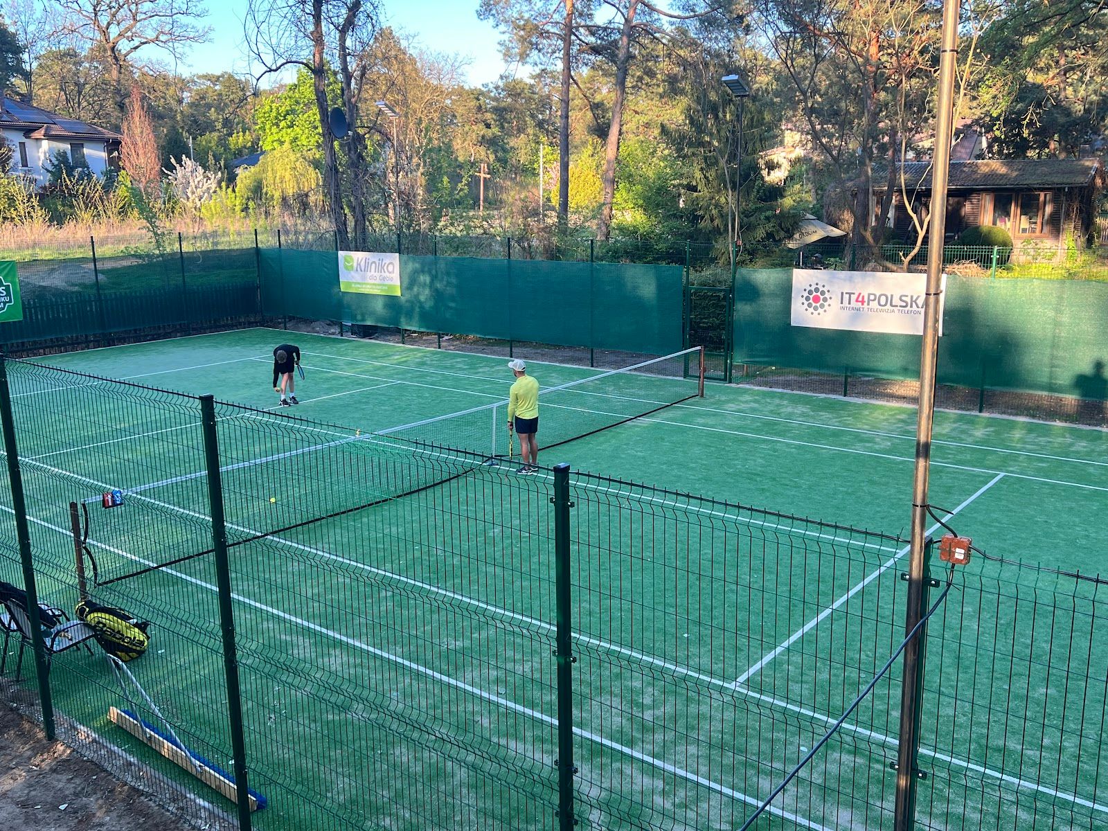 Tenis w Rybienku Leśnym — zdjęcie kortu