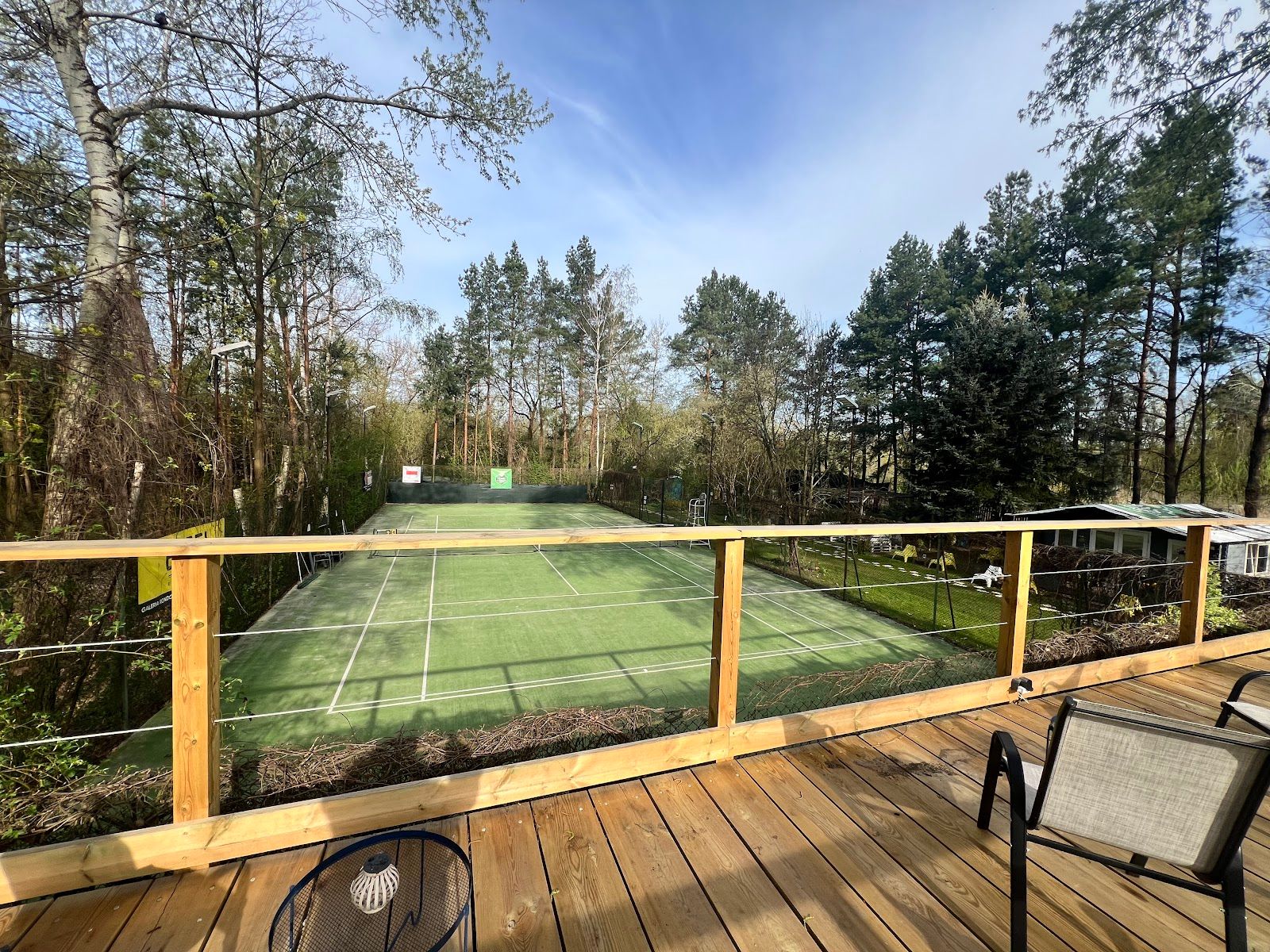 Tenis w Rybienku Leśnym — zdjęcie kortu