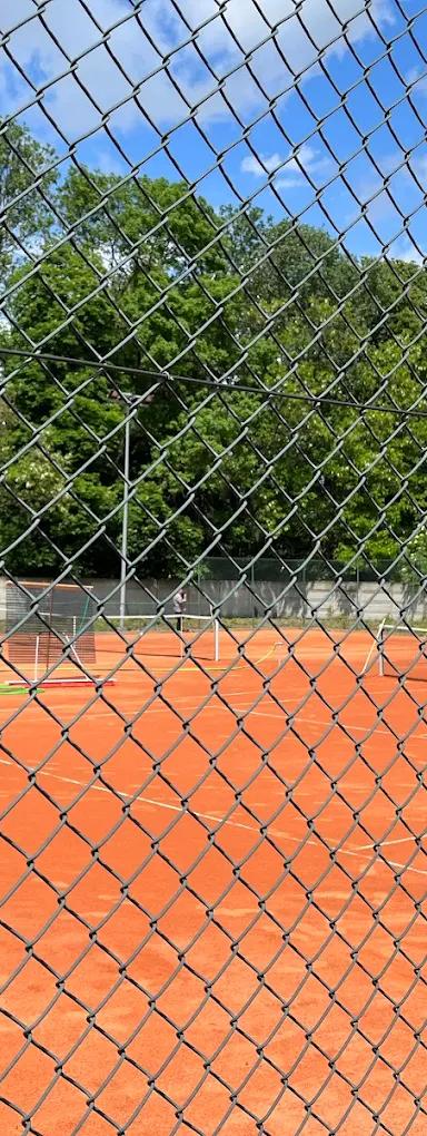 Ash & Ace Club — kort Tenis w Skórzewie