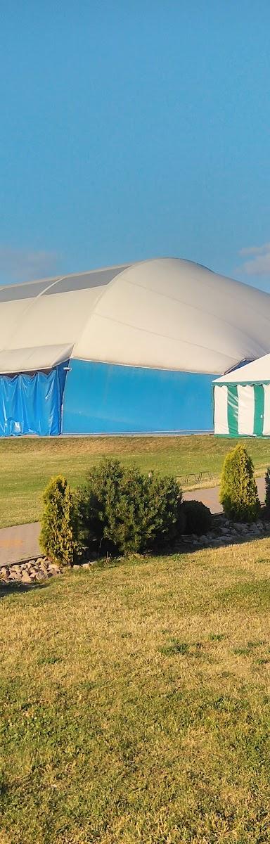 Korty Tenisowe Family Garden — obiekt sportowy, Dołuje