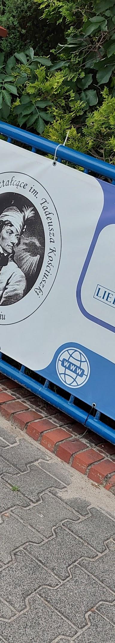 Wieluń I LO —  w Wieluniu