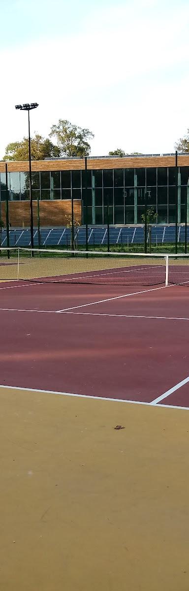 Miechów Korty w Parku — obiekt sportowy, Miechów