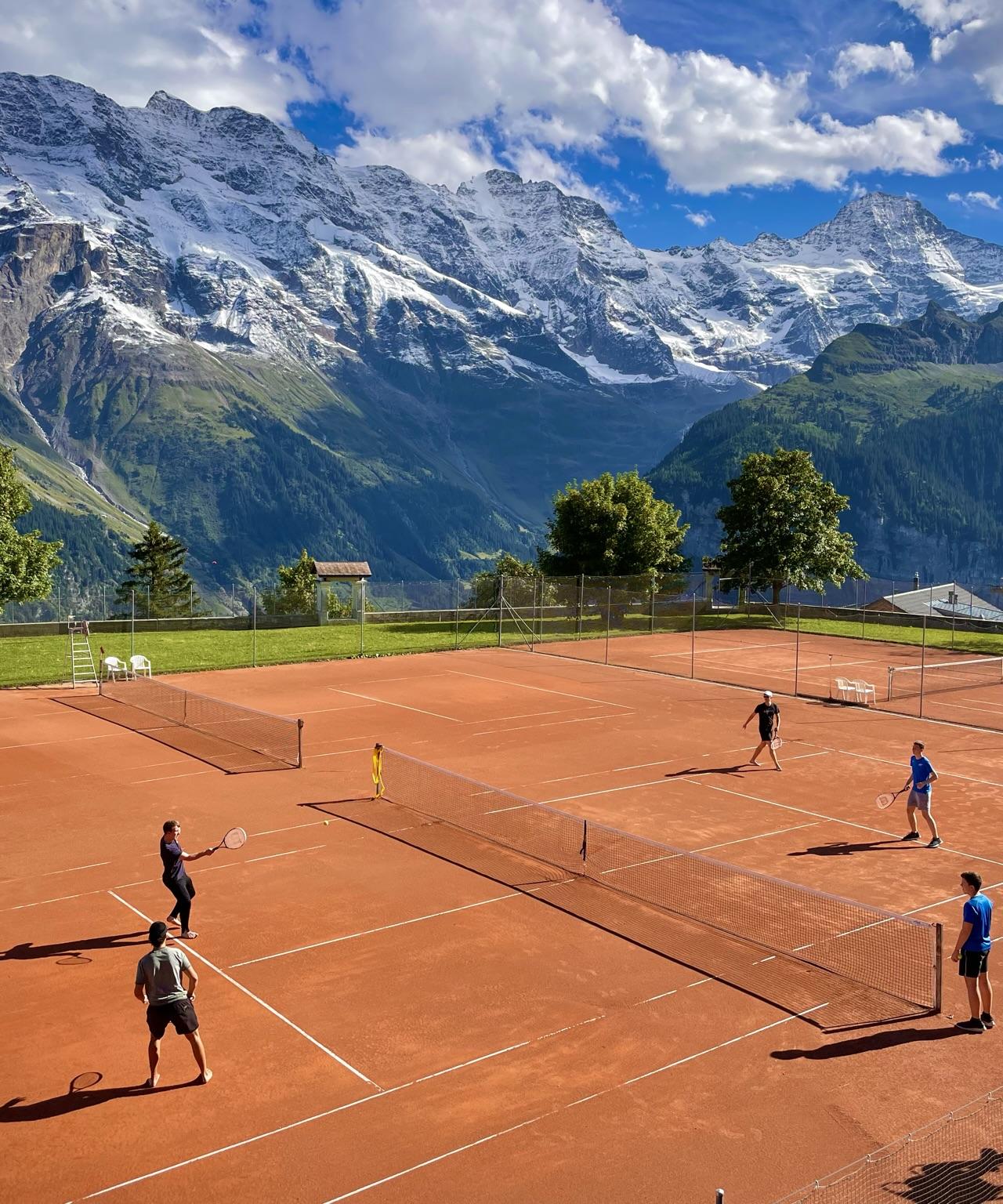 Obóz tenisowy — Mürren, Szwajcaria — 1